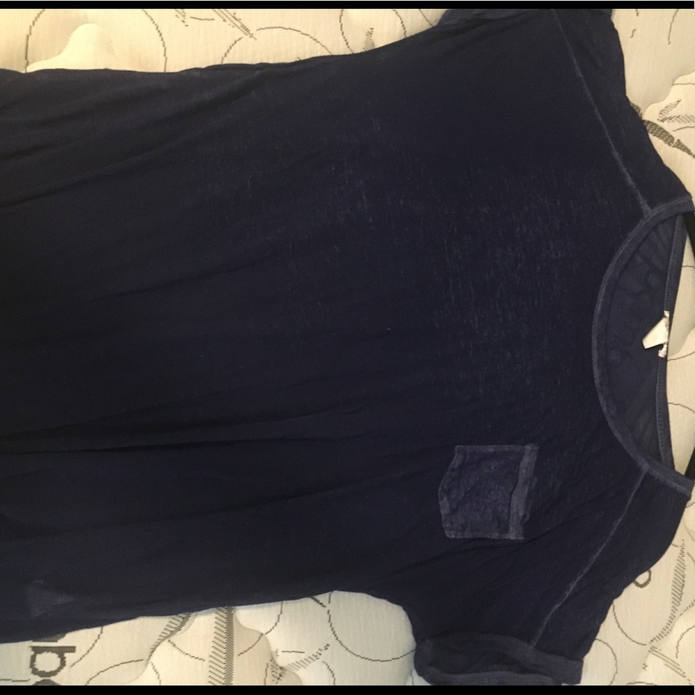 🎉 (6/$20) Thin navy blue acid wash shirt